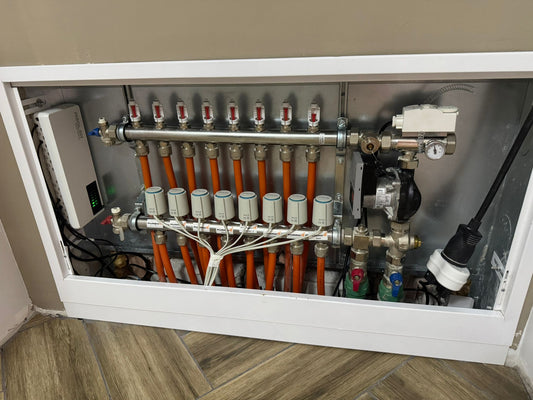 Centru de comandă pentru încălzire în pardoseală WiFi sau ZigBee